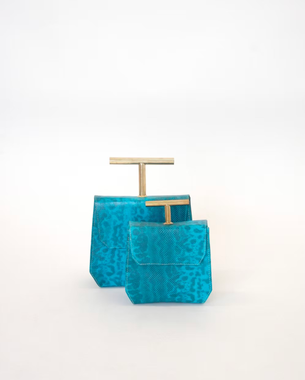 imgi_2_3b5d07_ef94fcfbcdb94a1392d6fda7fb84b707~mv2 T-bag Blue