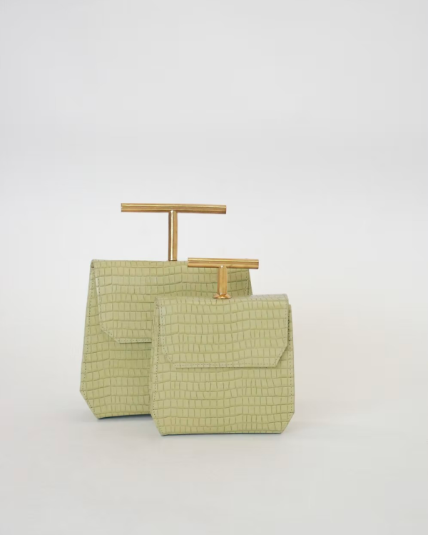 imgi_4_3b5d07_1fbb422b4d51435ca03a590afde3efed~mv2 T-Bag Lime Green