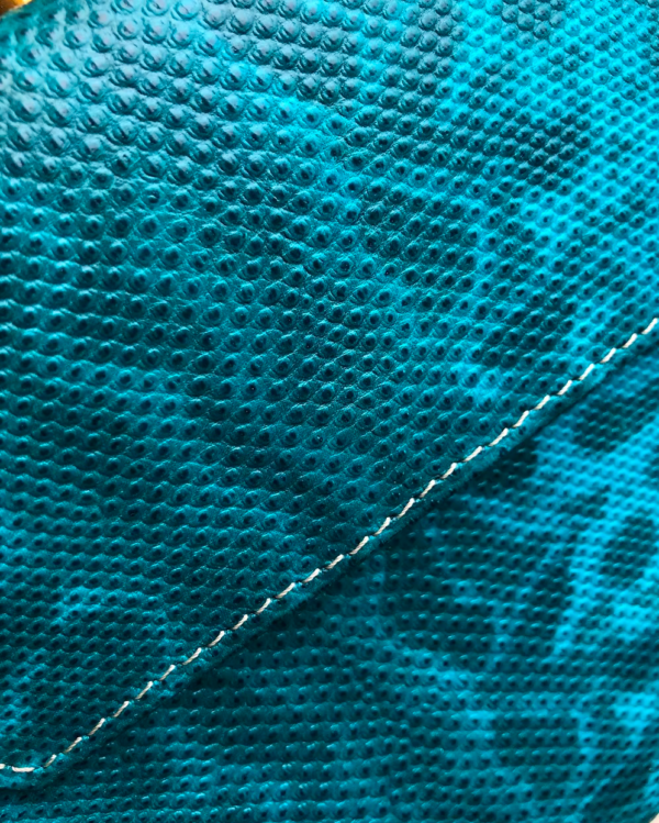 imgi_5_3b5d07_945852a8455b4fd1828ade6b0516763c~mv2 T-bag Blue